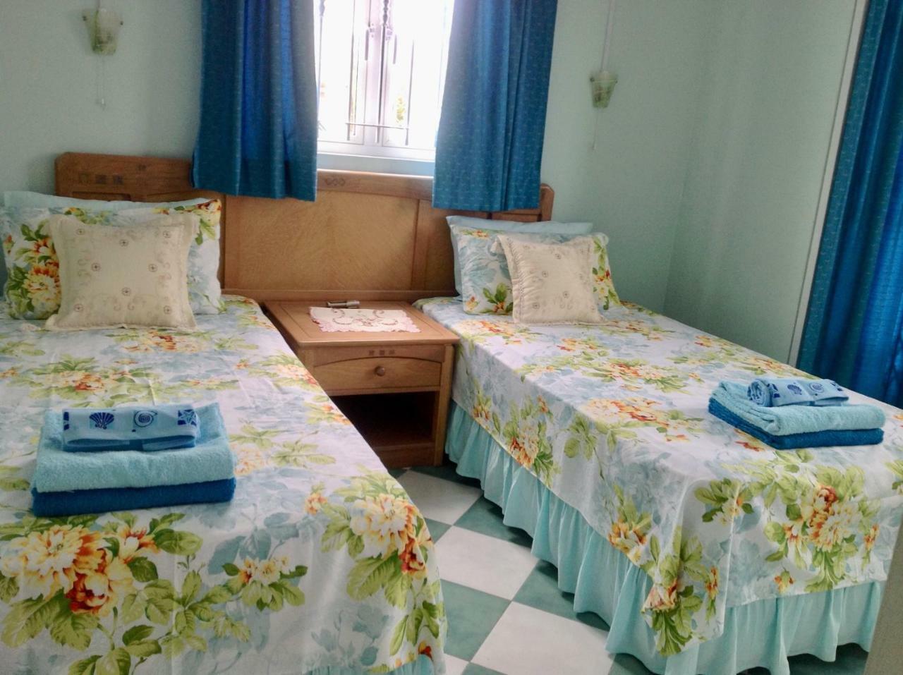 Fayruz Villa Is A 3 Bedroom, 3 Bathroom Detached House With Ac And Swimming Pool 5 Minutes Walk From Flic En Flac Public Beach Экстерьер фото